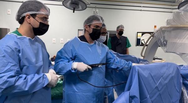HGV realiza 1ª cirurgia de retirada de cálculo renal a laser