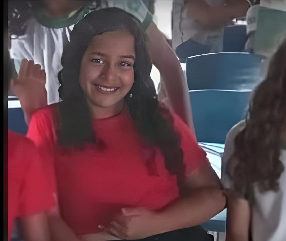 Criança de 12 anos morre eletrocutada ao usar celular na tomada em cidade do Piauí