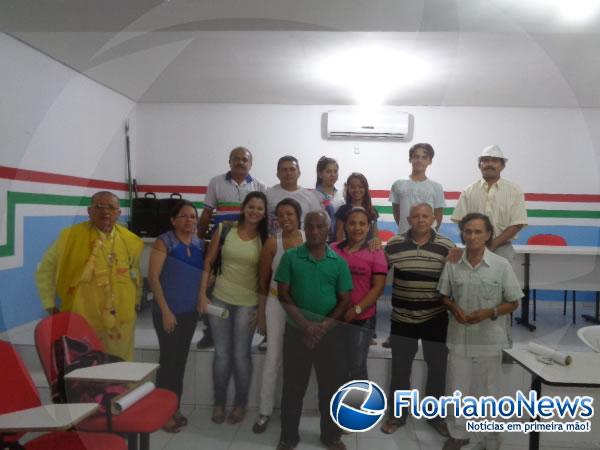 Reuni&atilde;o prepara escolas para festival estudantil em Bar&atilde;o de Graja&uacute;.(Imagem:FlorianoNews)