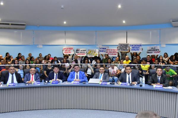Castra&ccedil;&atilde;o de animais &eacute; tema da Tribuna Livre desta quinzena na C&acirc;mara de Floriano(Imagem:CMF)
