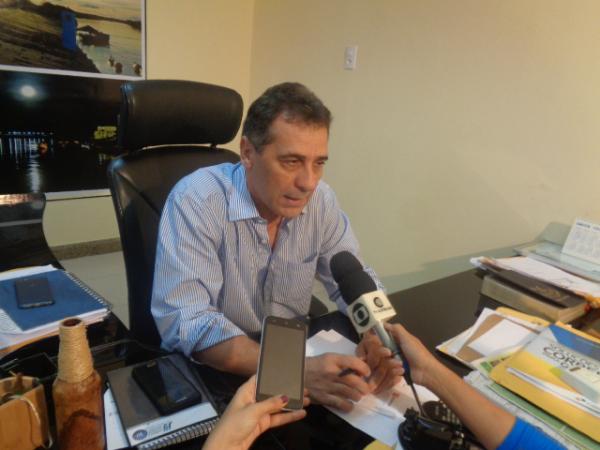 Prefeito Gilberto J&uacute;nior (Imagem:FlorianoNews)