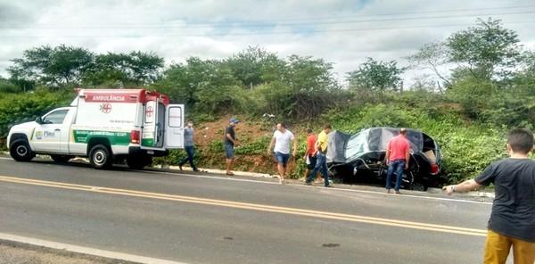 Cinco pessoas ficam feridas após carro capotar em acidente na BR-316 no Sul do PI