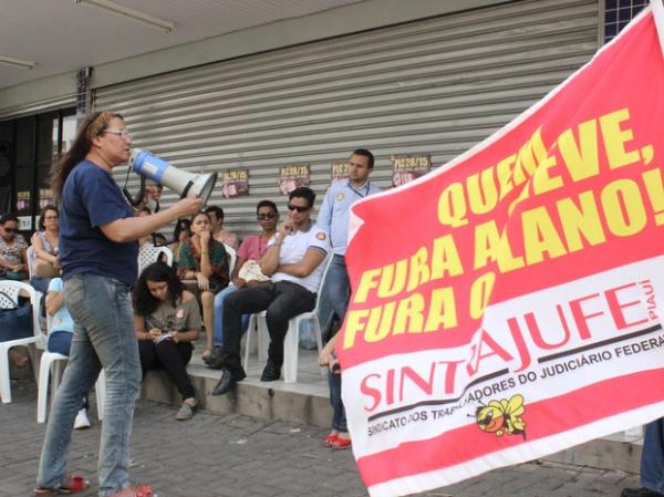 Mesmo com veto de Dilma, servidores do Judiciário suspendem greve no PI