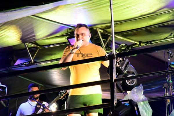 Desfile das Escolas de Samba encanta público na Avenida Getúlio Vargas.(Imagem:Secom)