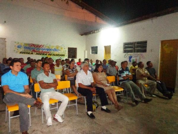 Pais são homenageados pela Escola Mega de Floriano