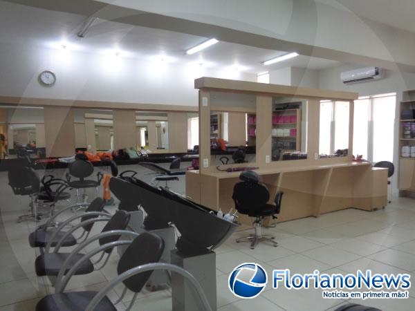 Curso de Depila&ccedil;&atilde;o forma turma de 15 pessoas em Floriano.(Imagem:FlorianoNews)