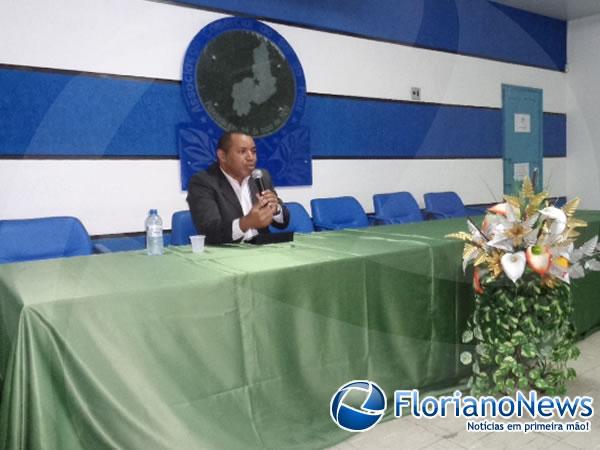 Autoridades participam de aula inaugural Curso de Forma&ccedil;&atilde;o de Soldados.(Imagem:FlorianoNews)