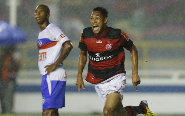Hernane marcou duas vezes e chegou a sete gols no Carioca.(Imagem:Andr&eacute; Mour&atilde;o / Ag. Estado)