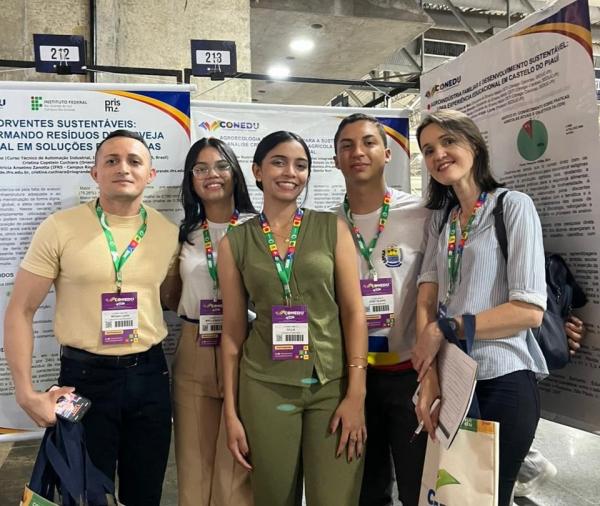 Estudantes de Castelo do Piauí apresentam pesquisas em congresso nacional