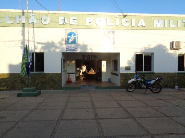Homem tem motocicleta tomada de assalto nas imediações de motel em Floriano