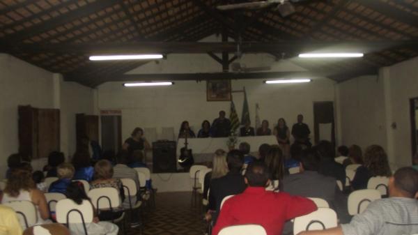 ALBEARTES realizou lan&ccedil;amento do livro Ba&uacute; de P&eacute;rolas em Floriano.(Imagem:FlorianoNews)