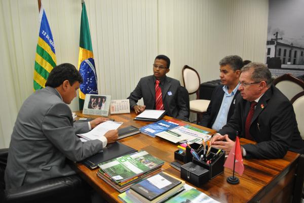Prefeitos do Piauí querem mais obras para o povo