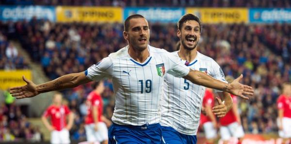 Leonardo Bonucci marca o segundo para a It&aacute;lia na vit&oacute;ria sobre a Noruega.(Imagem:AFP)