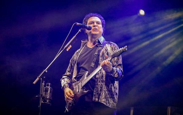 Frejat toca clássicos, homenageia Tim Maia, Cazuza e defende "amor e paz" no Festival GiraSol