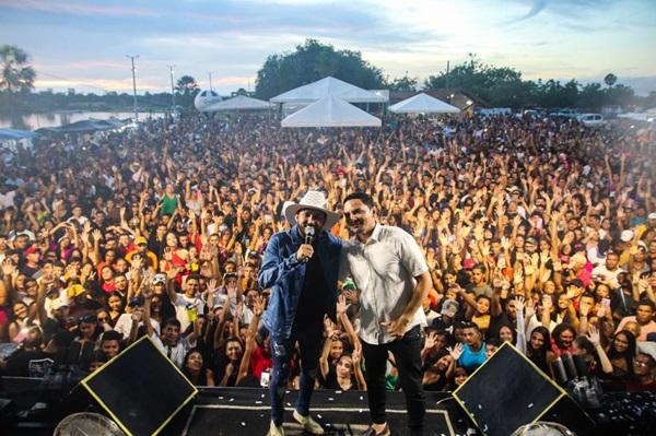 Balne&aacute;rio Pimenta em Juazeiro do PI: Multid&atilde;o se re&uacute;ne para a tradicional Festa de S&aacute;bado de Aleluia(Imagem:Reprodu&ccedil;&atilde;o)