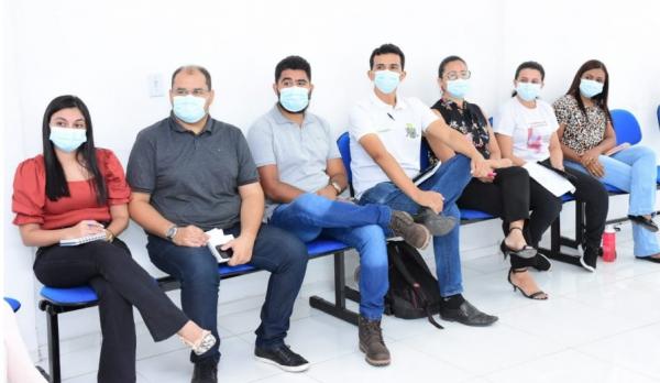 Coordenadores e diretores da SMS de Floriano realizam primeira reunião de 2022