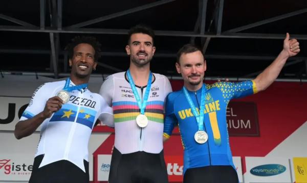 Lauro Chaman é ouro em etapa a Copa do Mundo de ciclismo de estrada