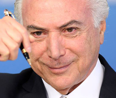 Decreto de Temer extingue cargos e proíbe novos concursos