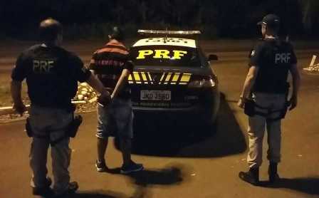 PRF prende homem com mandado de prisão expedido no Goiás