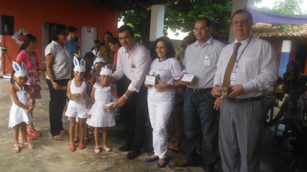  Alunos e professores da Escola Municipal Herc&iacute;lia Camar&ccedil;o celebram semana da P&aacute;scoa.(Imagem:FlorianoNews)