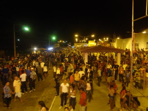 Multid&atilde;o prestigiou festa de posse do prefeito Gleydson Resende.(Imagem:FlorianoNews)