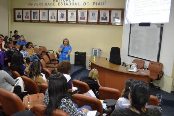 Curso sobre violência contra a mulher aborda penas e estupro