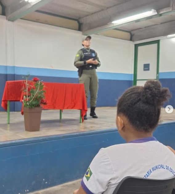 Patrulha Maria da Penha realiza ação educativa sobre proteção à infância na Escola Dorinha Carvalho