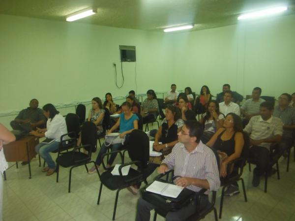 10ª Coordenação Regional de Saúde realiza encontro com Secretários Municipais.(Imagem:FlorianoNews)