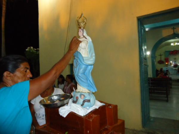 Devotos celebram o encerramento dos festejos de Nossa Senhora da Concei&ccedil;&atilde;o na localidade Manga MA.(Imagem:FlorianoNews)