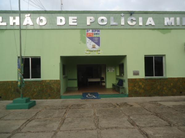 Mulher tem celular subtraído durante assalto em Floriano.(Imagem:FlorianoNews)