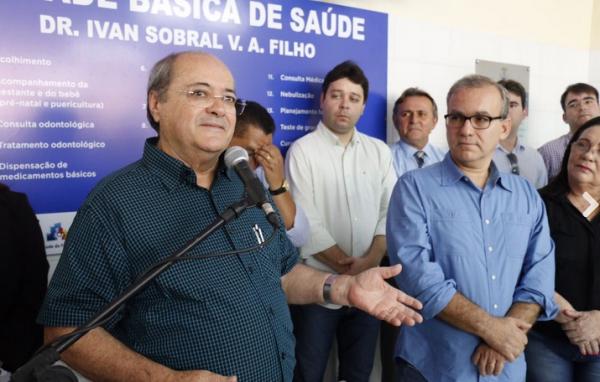 Firmino anuncia unificação dos órgãos de saúde e Silvio Mendes como novo secretário