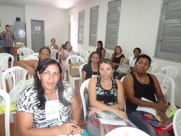 Educa&ccedil;&atilde;o promove reuni&atilde;o com coordenadores pedag&oacute;gicos.(Imagem:FlorianoNews)