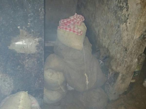 Agentes encontram túnel com serras, ferros e celulares em Teresina