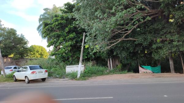 Poste com risco de queda preocupa moradores do bairro S&atilde;o Borja em Floriano.(Imagem:FlorianoNews)
