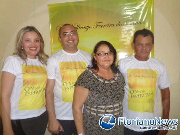 Padre Nylfranyo lan&ccedil;a livro sobre viv&ecirc;ncia espiritual.(Imagem:FlorianoNews)