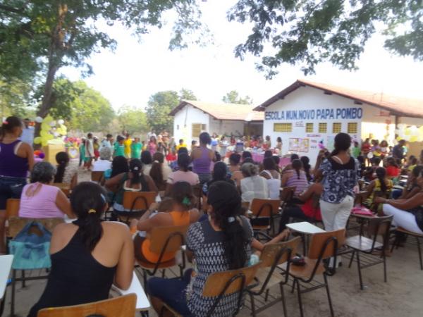 Escolas Municipais de Floriano realizam festa para M&atilde;es.(Imagem: FlorianoNews)