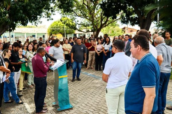 Prefeitura de Floriano entrega van do MobSUAS para fortalecer a assistência social.(Imagem:Secom)