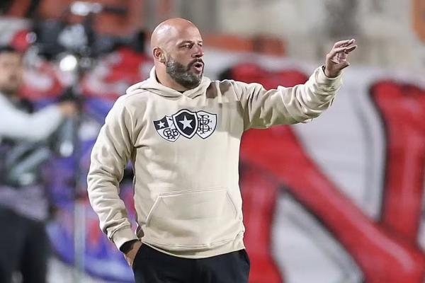Franclim Carvalho em Cienciano x Botafogo, pela Sul-Americana 2026.(Imagem:Vitor Silva/BFR)