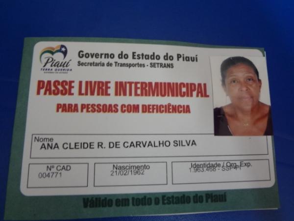 Casa dos conselhos de Floriano recebe os passes livres de pessoas portadoras de defici&ecirc;ncia.(Imagem:FlorianoNews)