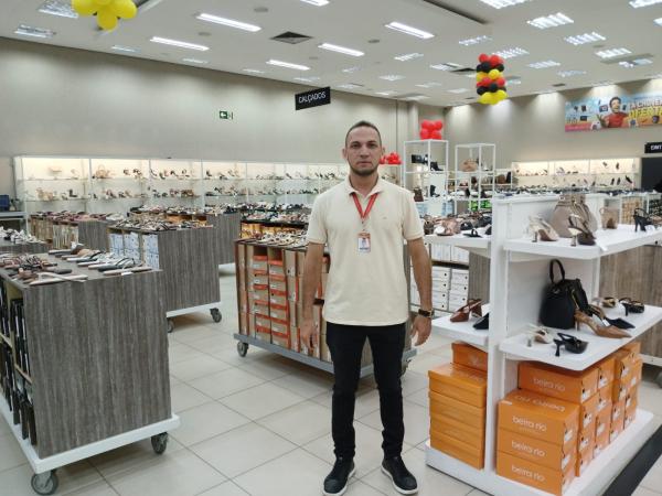  Armaz&eacute;m Para&iacute;ba de Floriano anuncia mega promo&ccedil;&atilde;o no setor de cal&ccedil;ados com descontos de at&eacute; 94%(Imagem:FlorianoNews)