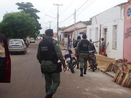 Correios de Demerval Lobão é assaltado e policial levado em fuga
