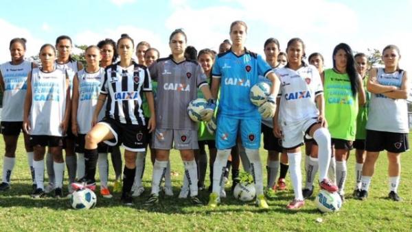 Botafogo-PB e Tiradentes-PI abrem o Brasileiro de Futebol Feminino 2015