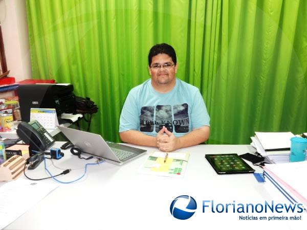 Professor Odim&oacute;genes Soares(Imagem:FlorianoNews)