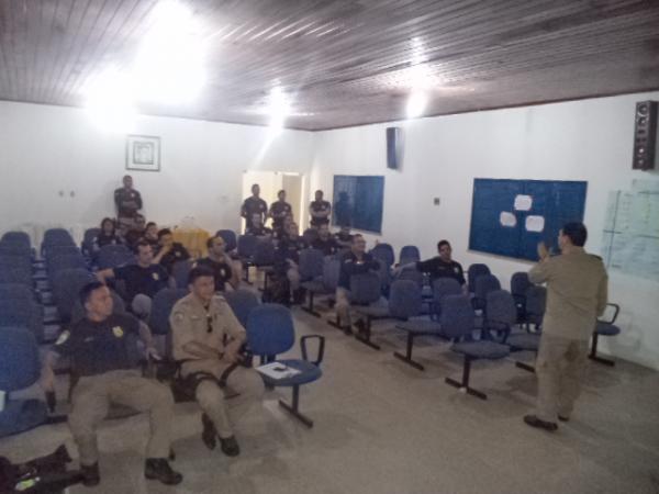 Pol&iacute;cia Rodovi&aacute;ria Federal promove curso de capacita&ccedil;&atilde;o para agentes de tr&acirc;nsito.(Imagem:FlorianoNews)
