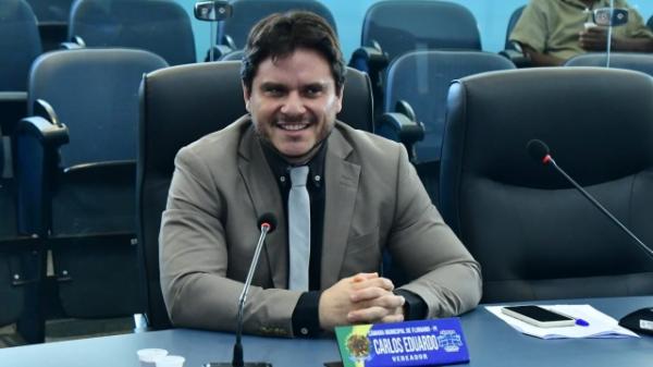 Vereador Carlos Eduardo cobra a criação de uma agência reguladora em Floriano