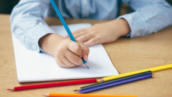 Atraso em orçamento prejudica educação no país