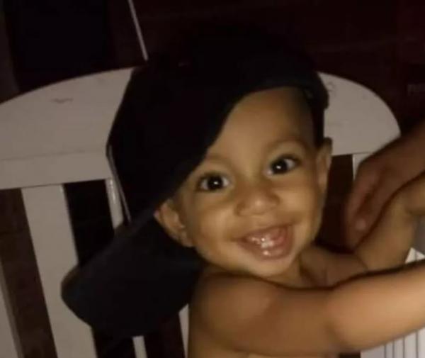 Polícia prende pais e avós de bebê de um ano desaparecido