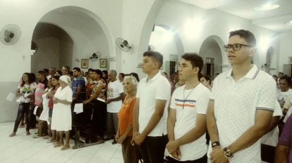 Caminhada e missa anunciam abertura da Campanha da Fraternidade em Bar&atilde;o de Graja&uacute;.(Imagem:FlorianoNews)