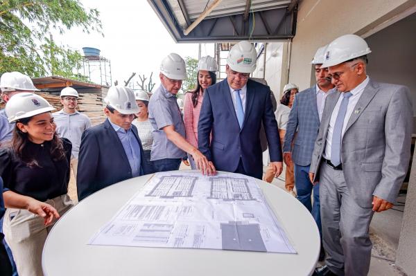 Rafael Fonteles entrega obra que faz parte da maior reforma da Uespi, com investimento de R$ 25 mil(Imagem:Divulgação)