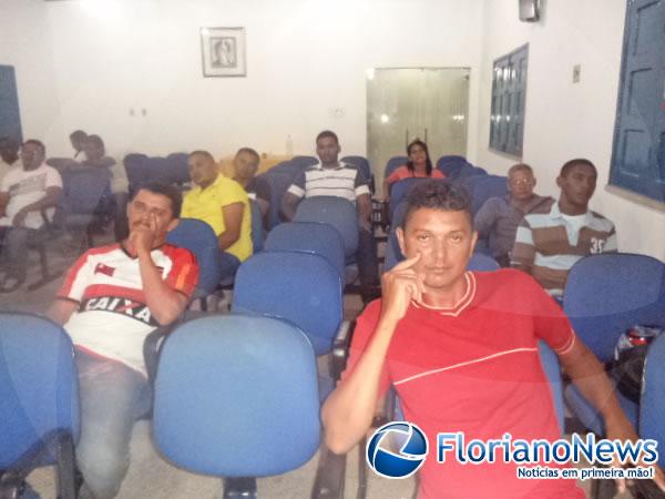 Mototaxistas de Floriano participam de capacita&ccedil;&atilde;o.(Imagem:FlorianoNews)